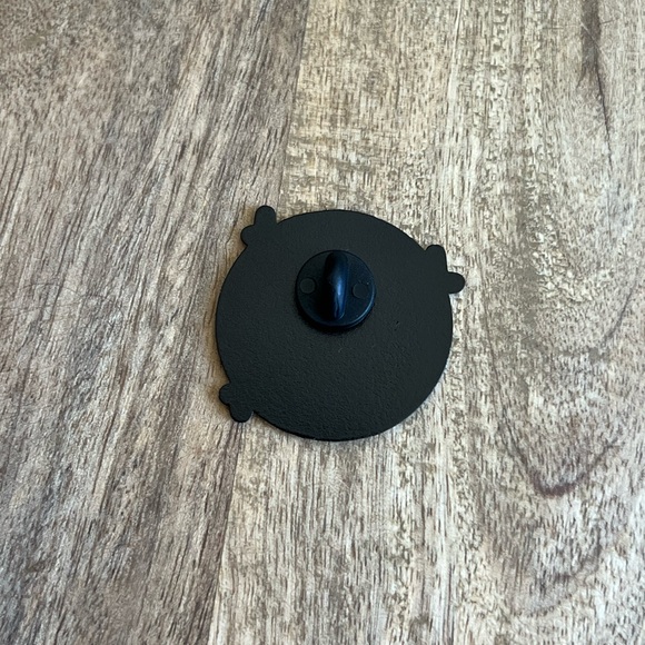 Dancing Queen Enamel Pin - Picture 3 of 3